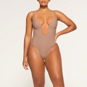 Skims Deep Plunge Shapewear Thong Bodysuit Sienna Size XS